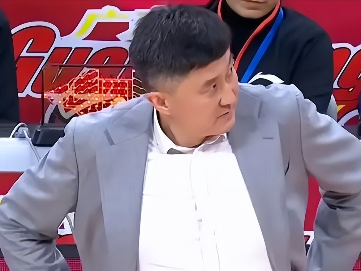 九游娱乐app下载-广东惨遭18分逆转，一战打破全明星滤镜，杜锋无能狂怒